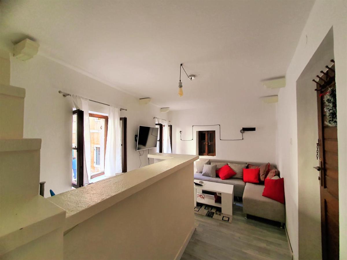 St.Tripun Apartment Котор Екстериор снимка